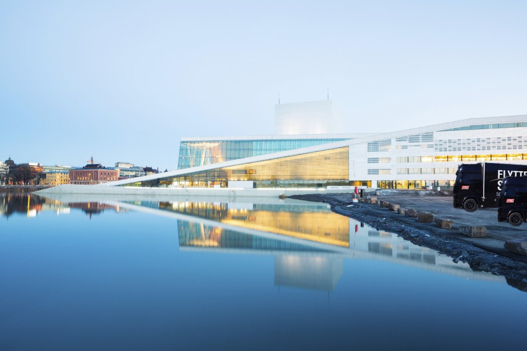 Flyttefirma Sjælland ved Oslo Opera hus